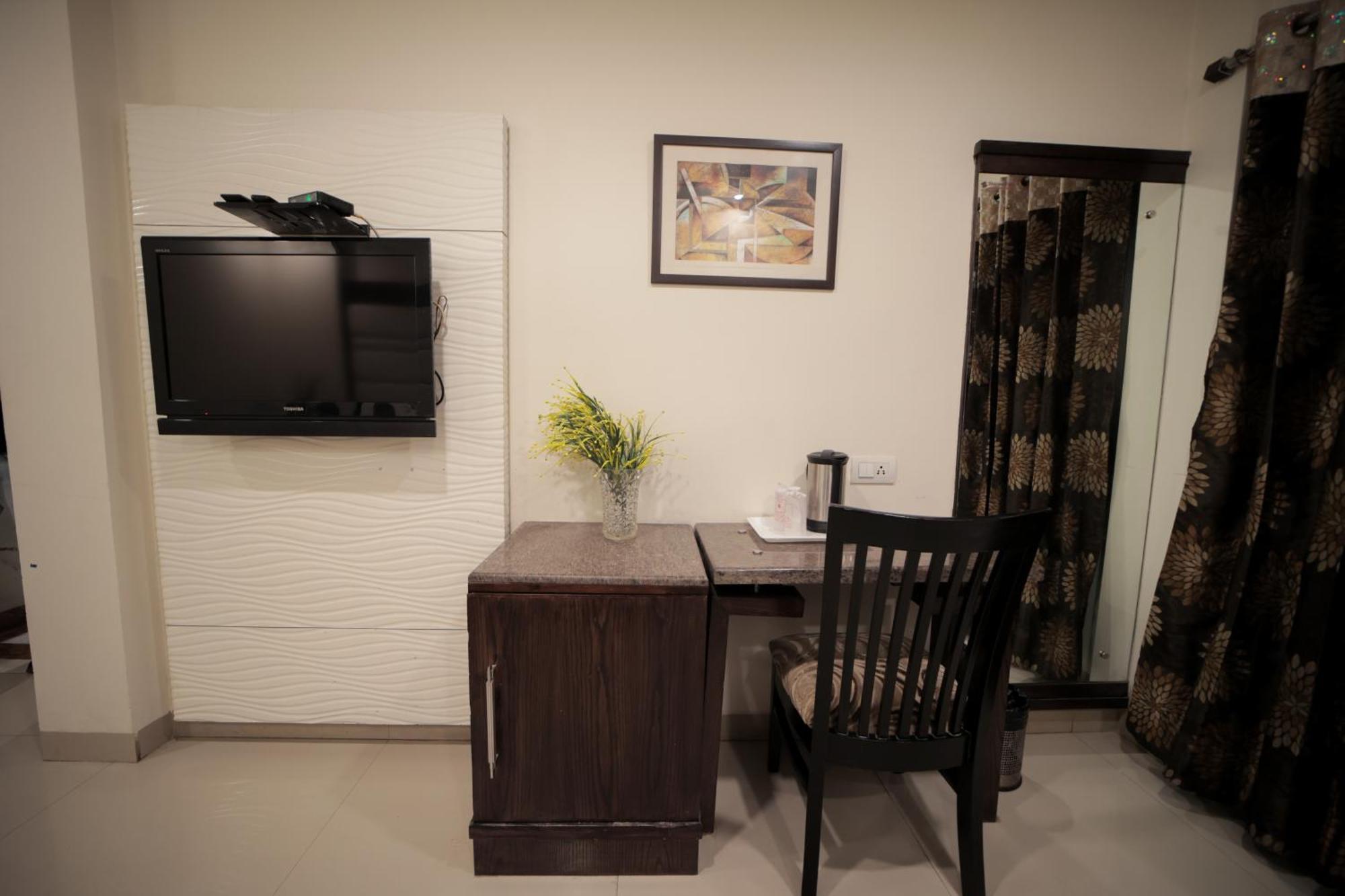 Hotel Stay Well Dx New Delhi Exterior photo