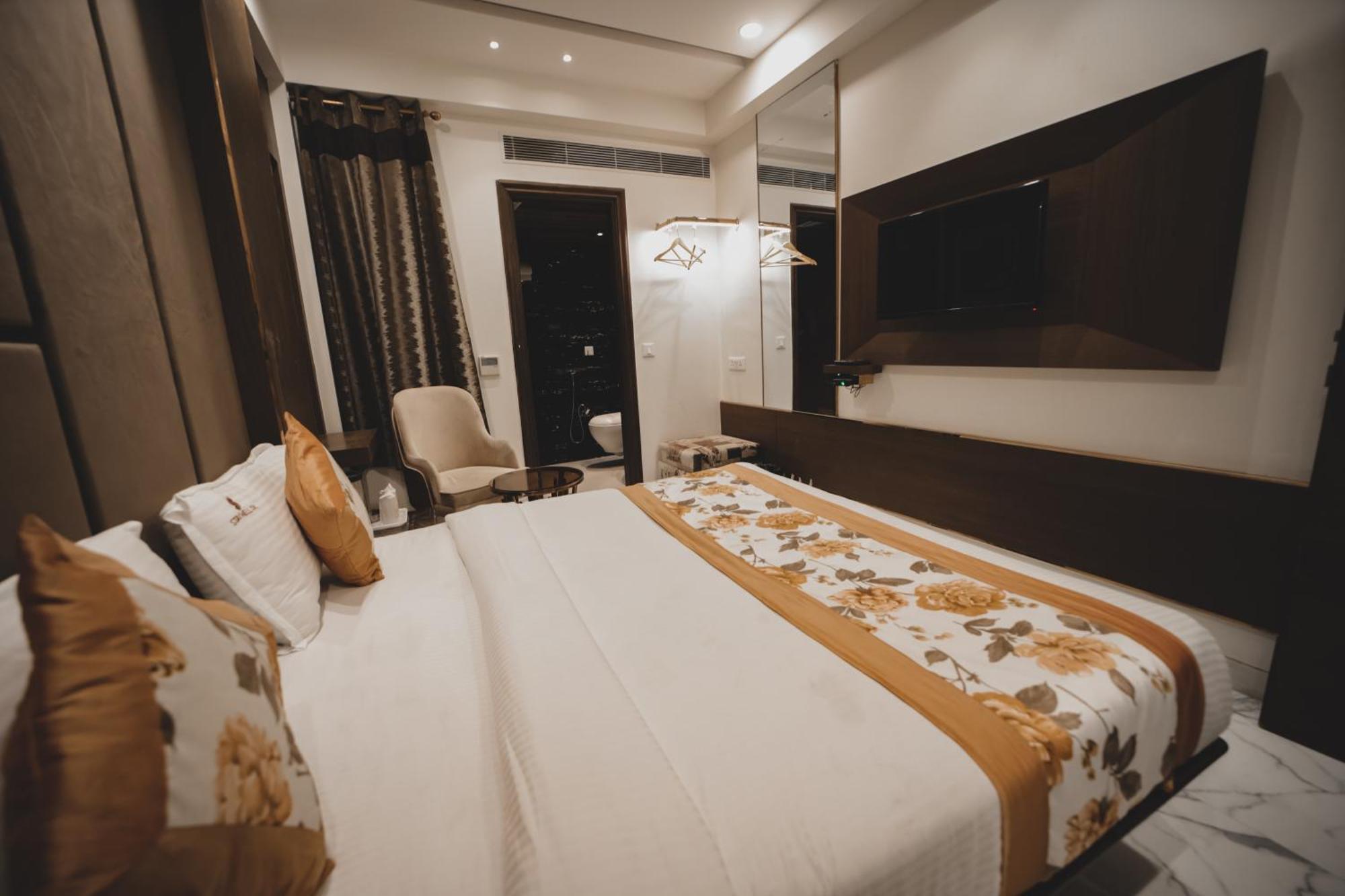 Hotel Stay Well Dx New Delhi Exterior photo