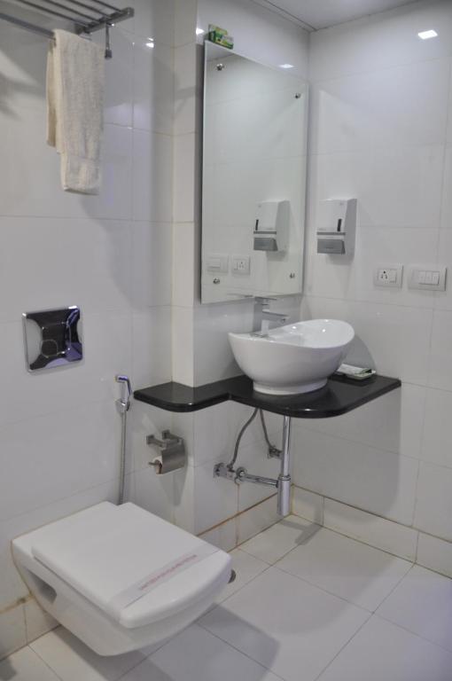 Hotel Stay Well Dx New Delhi Room photo