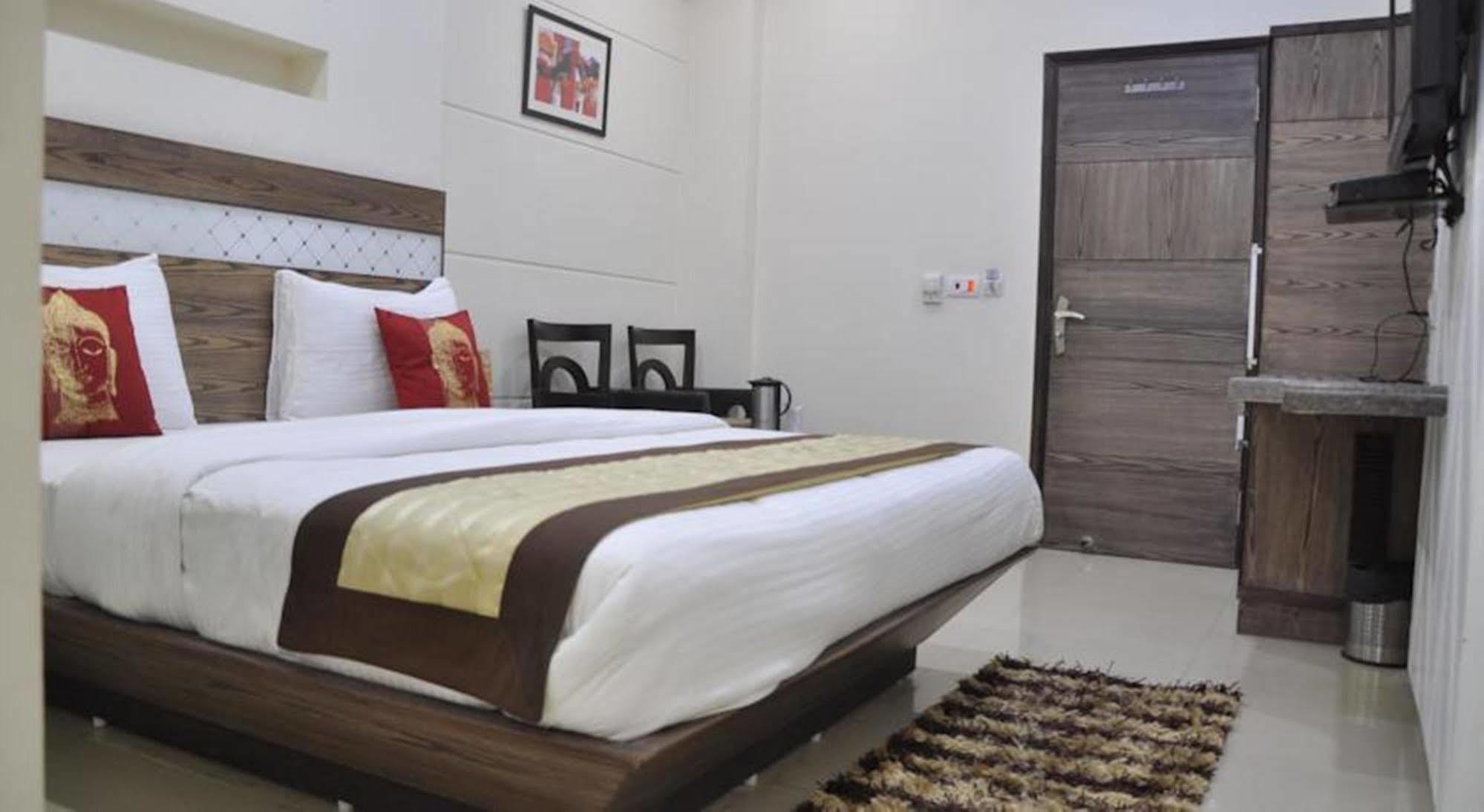 Hotel Stay Well Dx New Delhi Exterior photo