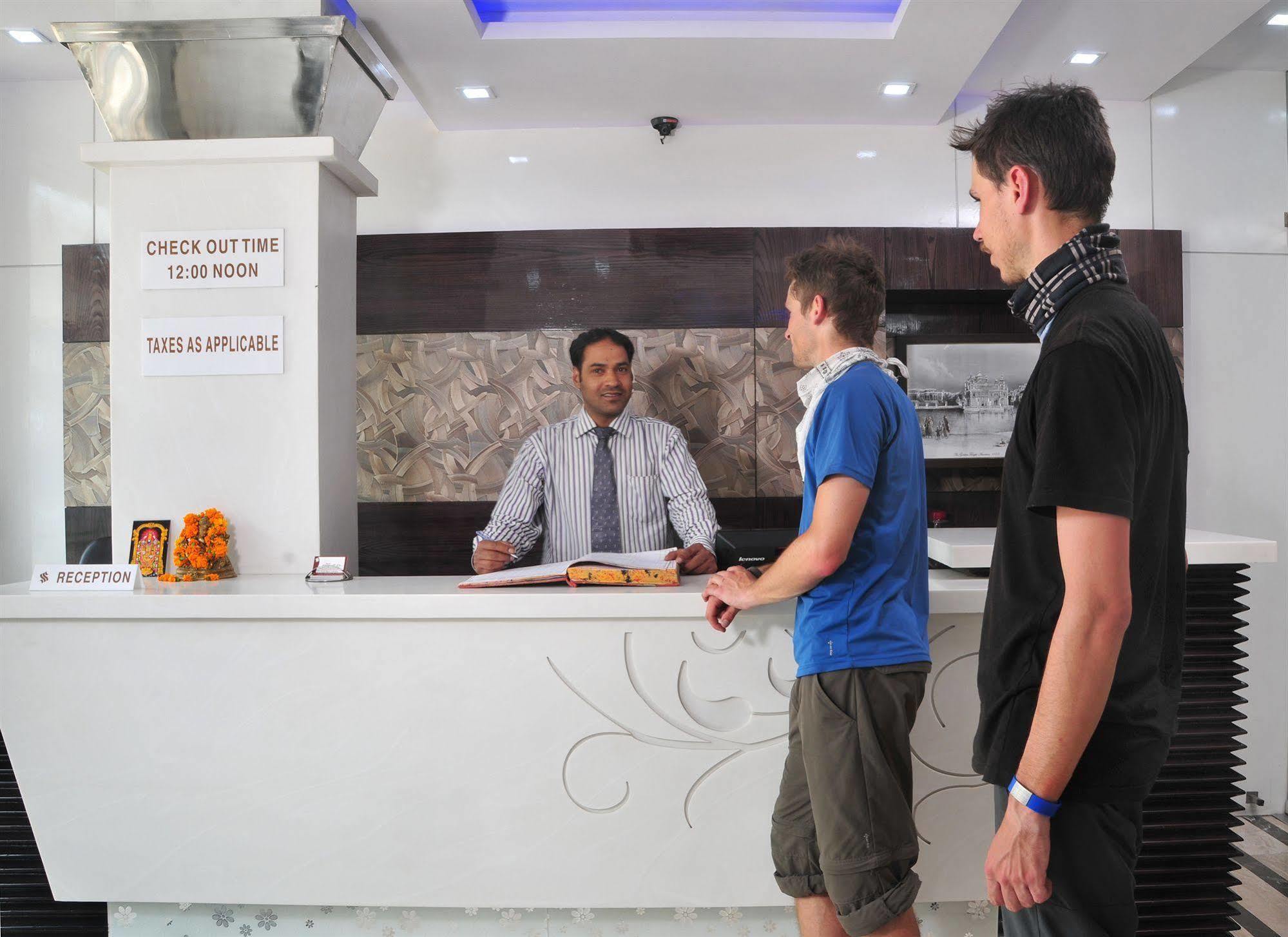 Hotel Stay Well Dx New Delhi Exterior photo