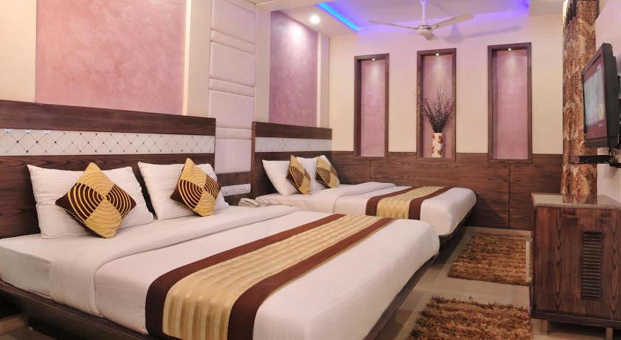 Hotel Stay Well Dx New Delhi Exterior photo