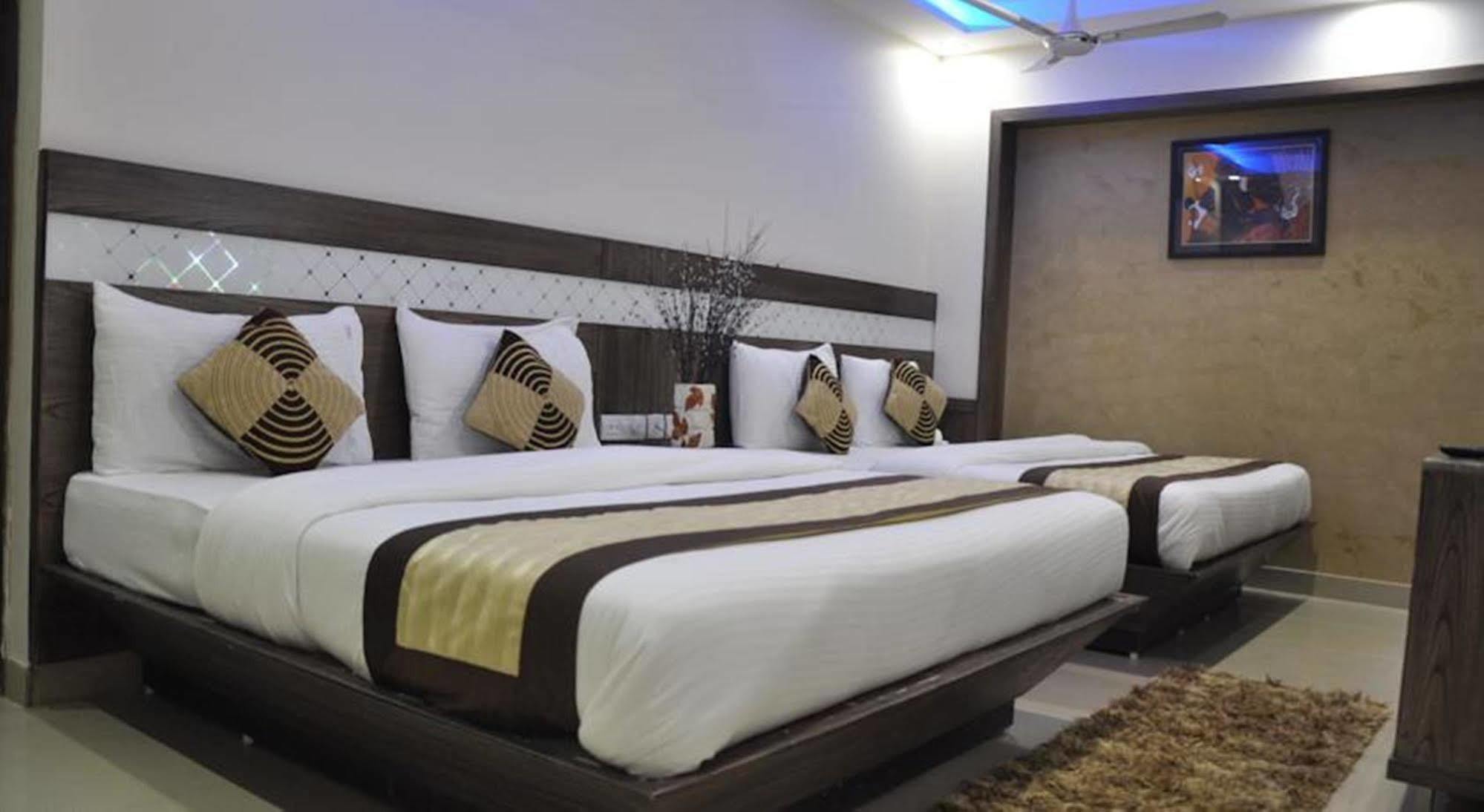 Hotel Stay Well Dx New Delhi Exterior photo
