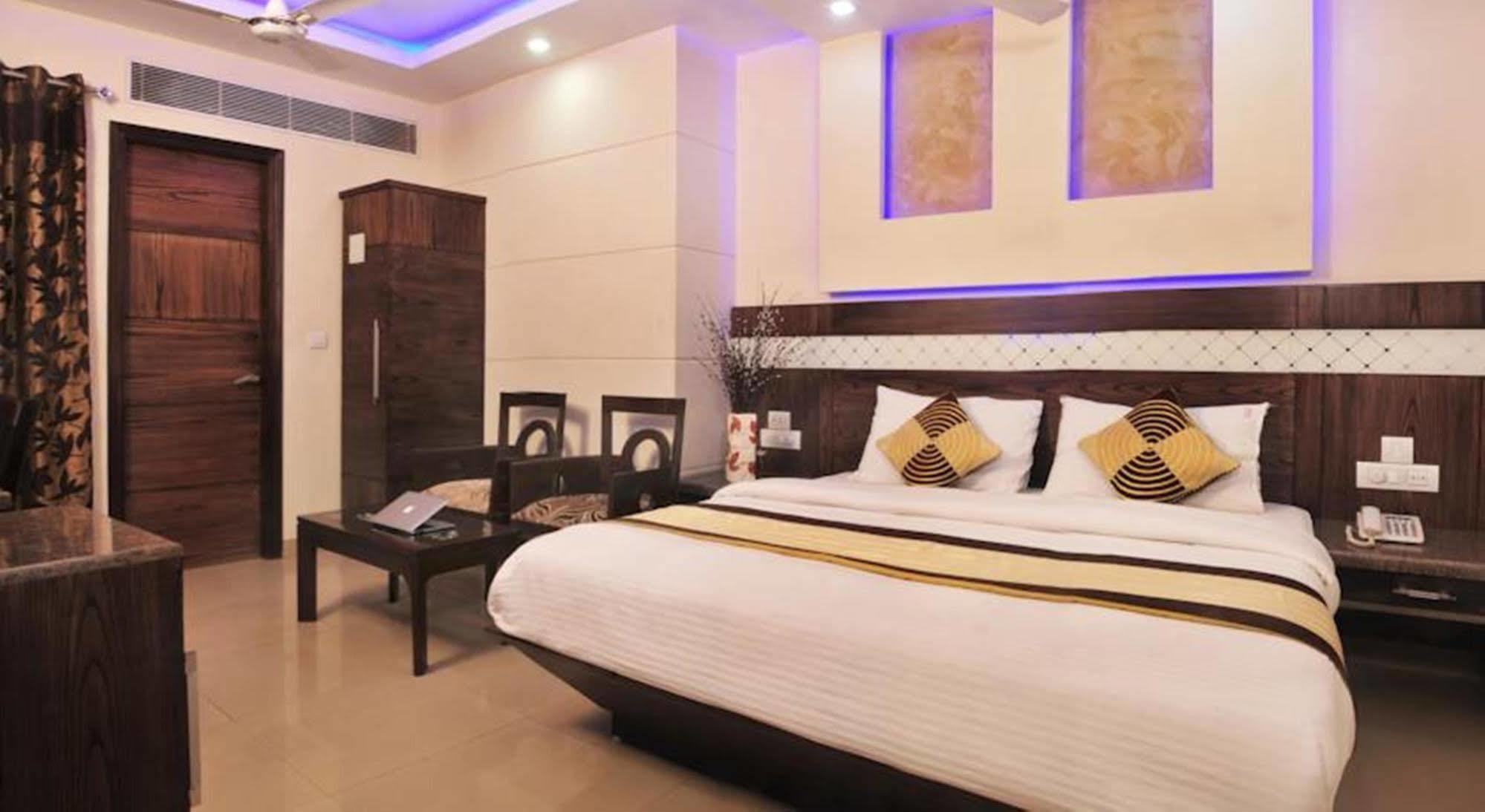 Hotel Stay Well Dx New Delhi Exterior photo